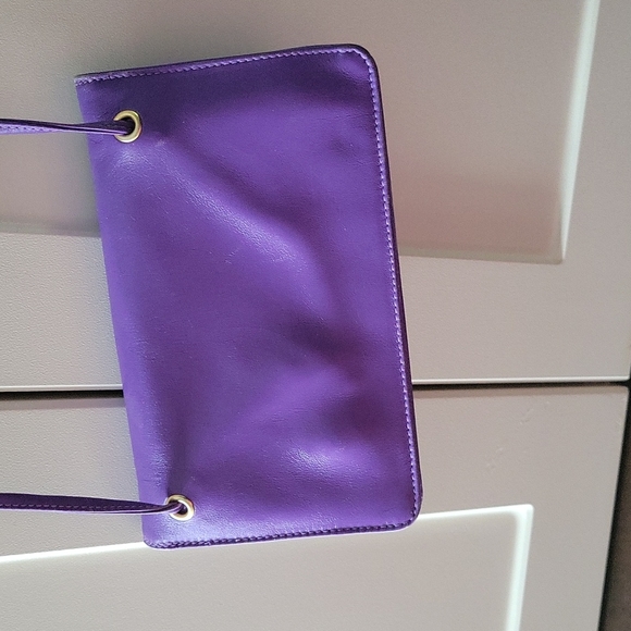 Beautiful soft leather purple crossbody bag - Picture 2 of 7